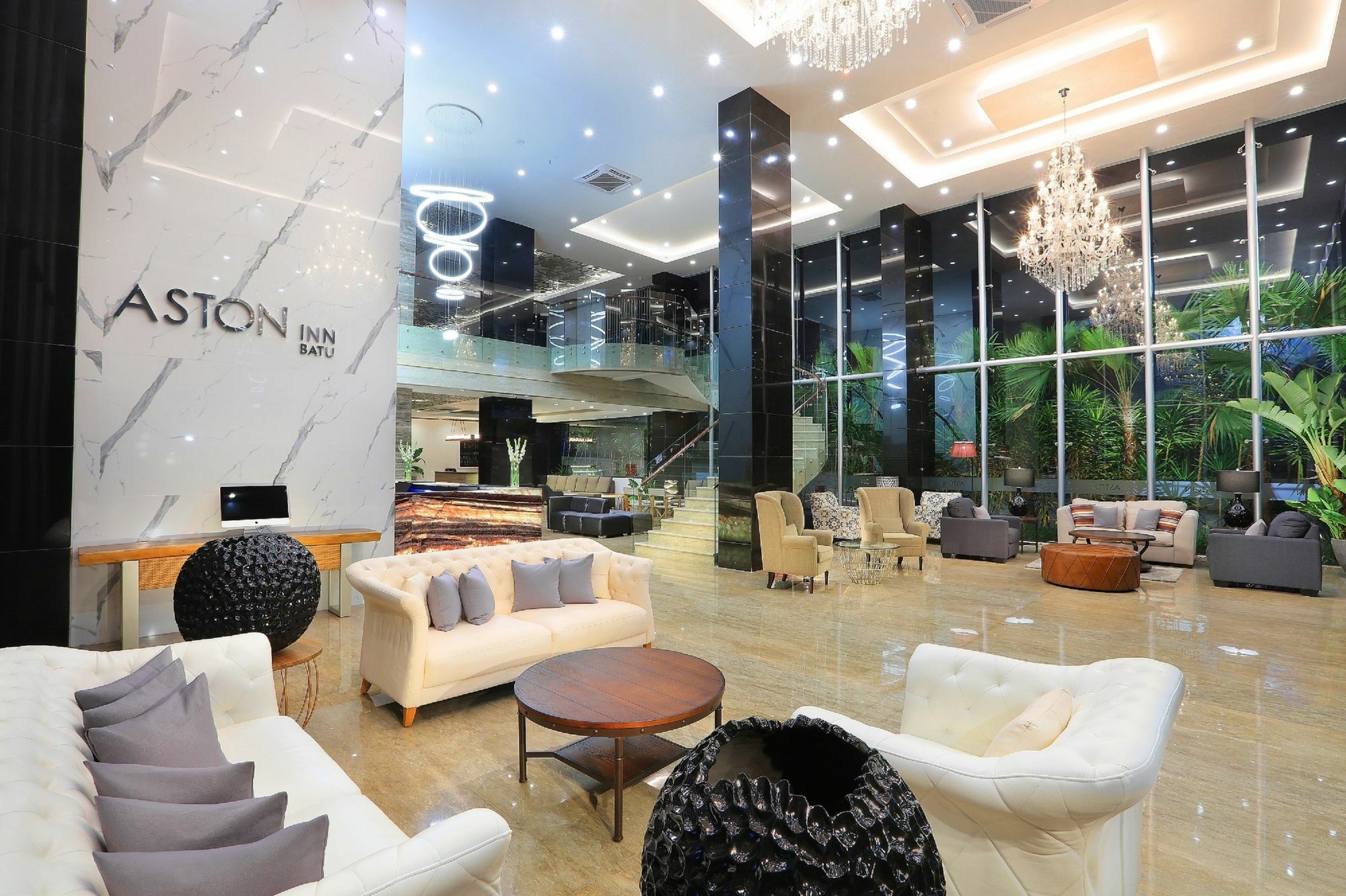 Aston Inn Batu Extérieur photo